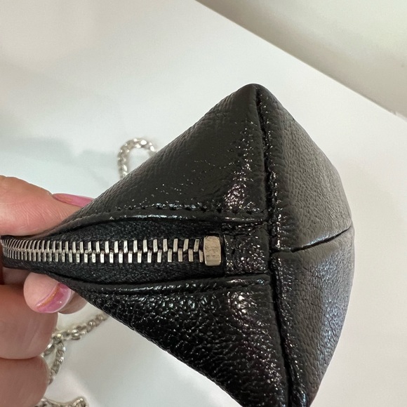 Chanel CC crossbody zip clutch - Picture 6 of 15